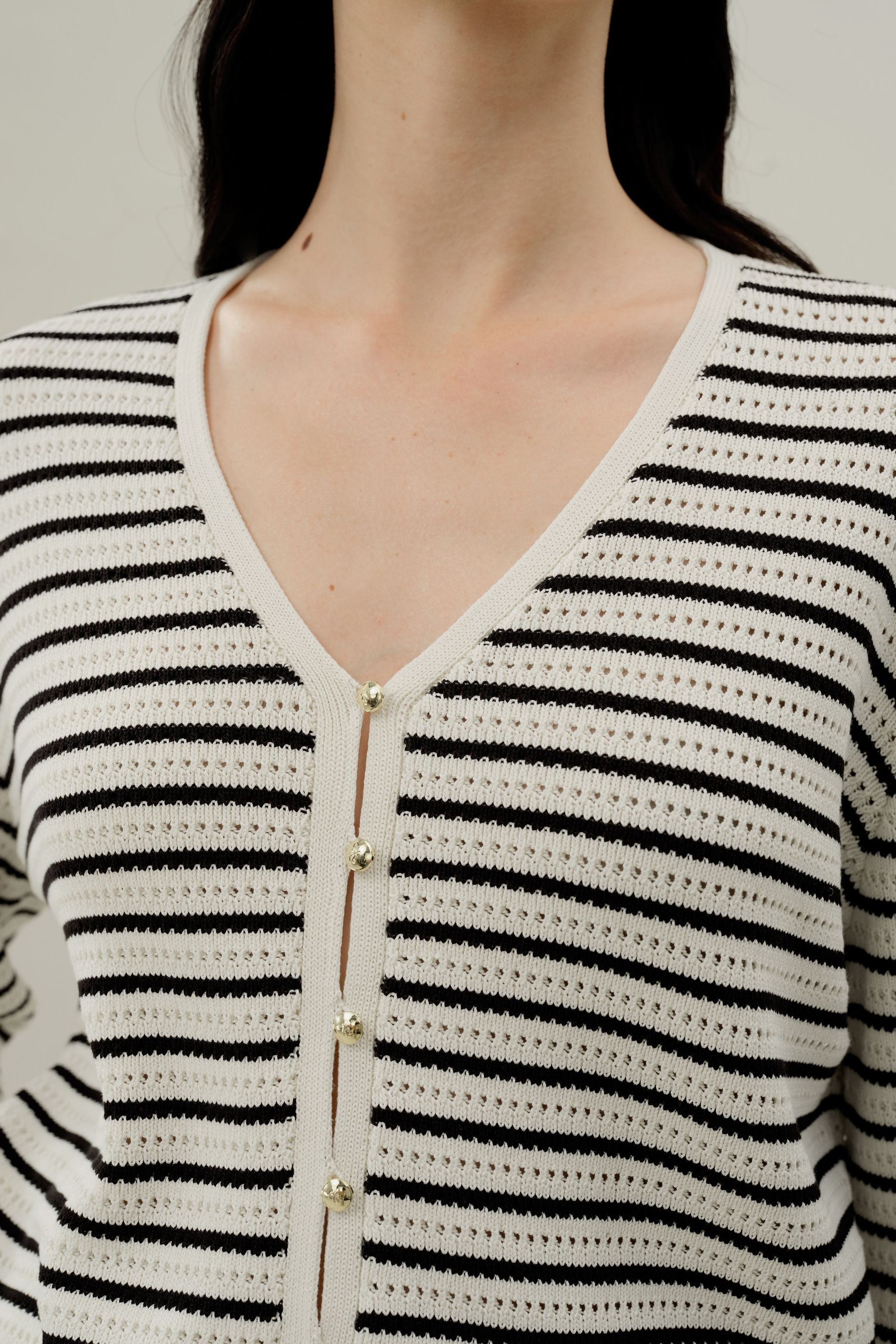 #color_White With Black Stripes