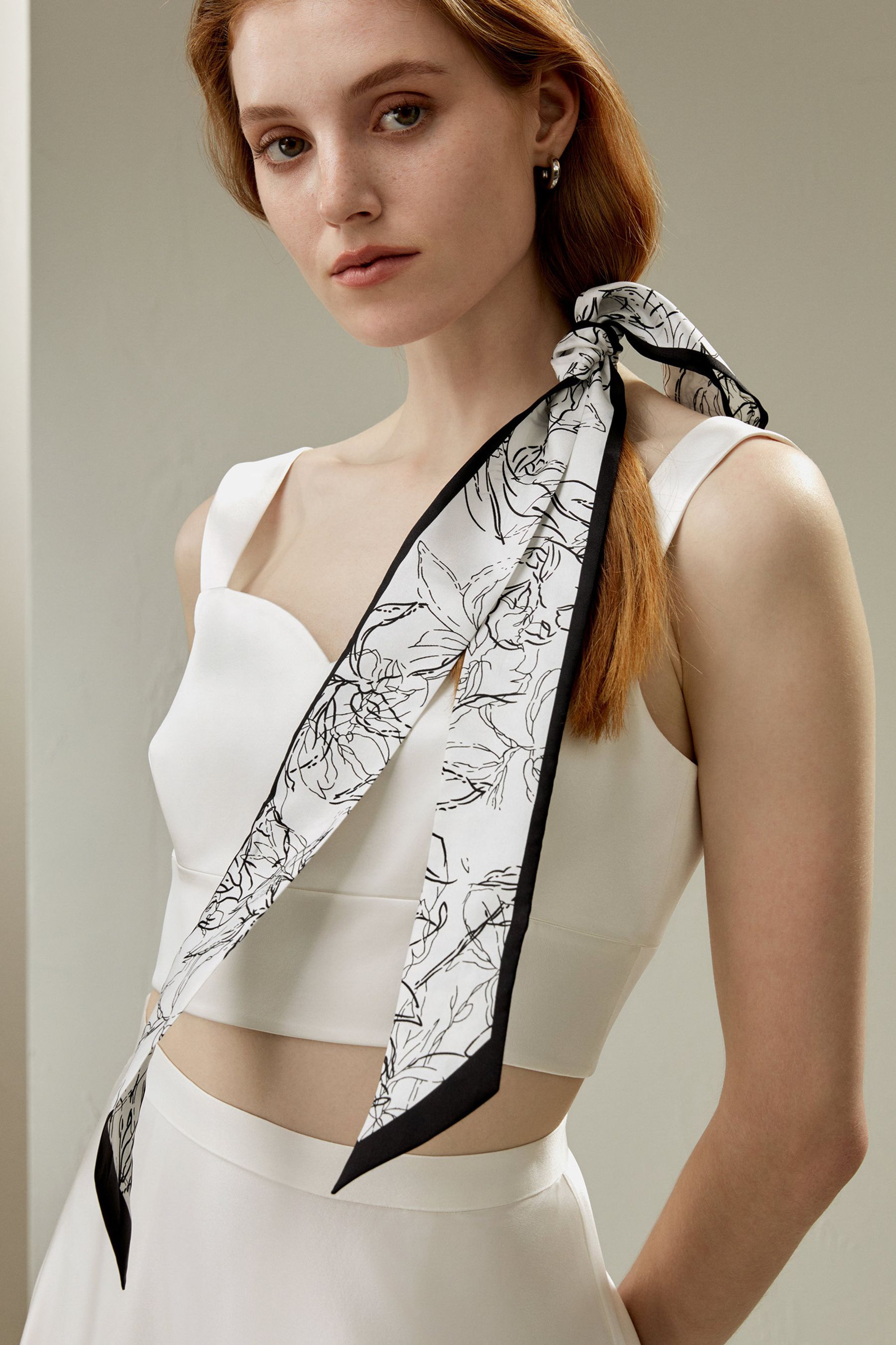 #color_Black-White Floral Pattern