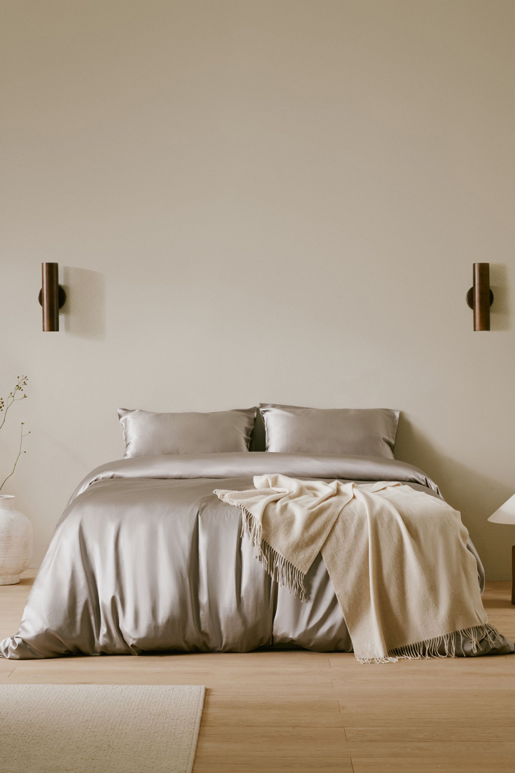 #color_Silvergray