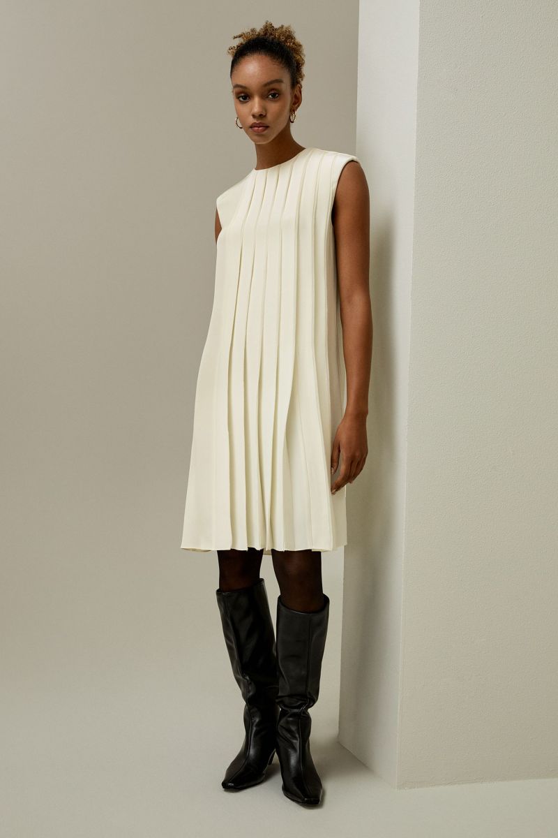 #color_Natural White