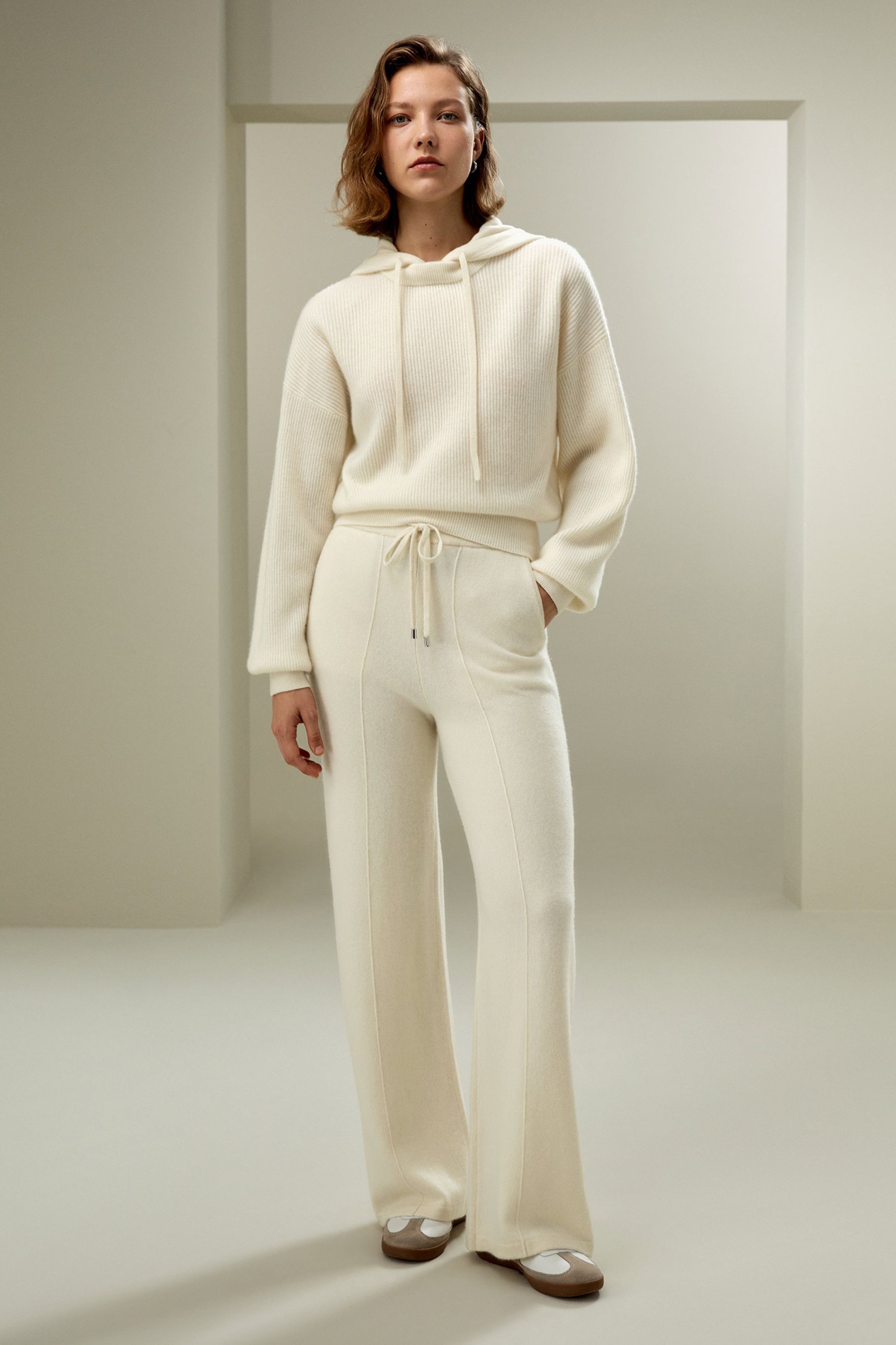 Fluid Cashmere Sweatpants