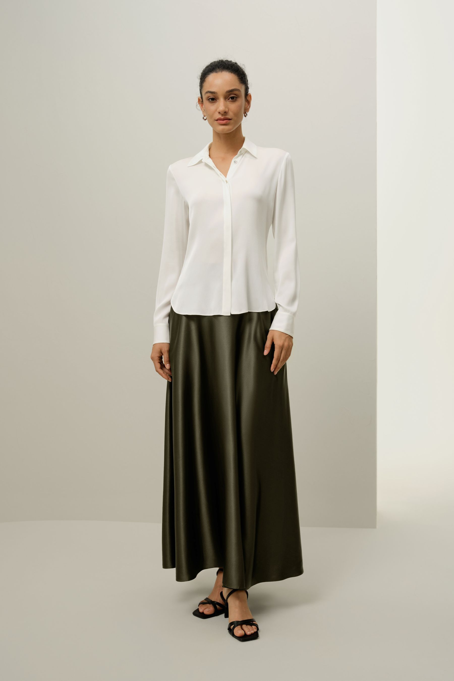 #color_Natural White