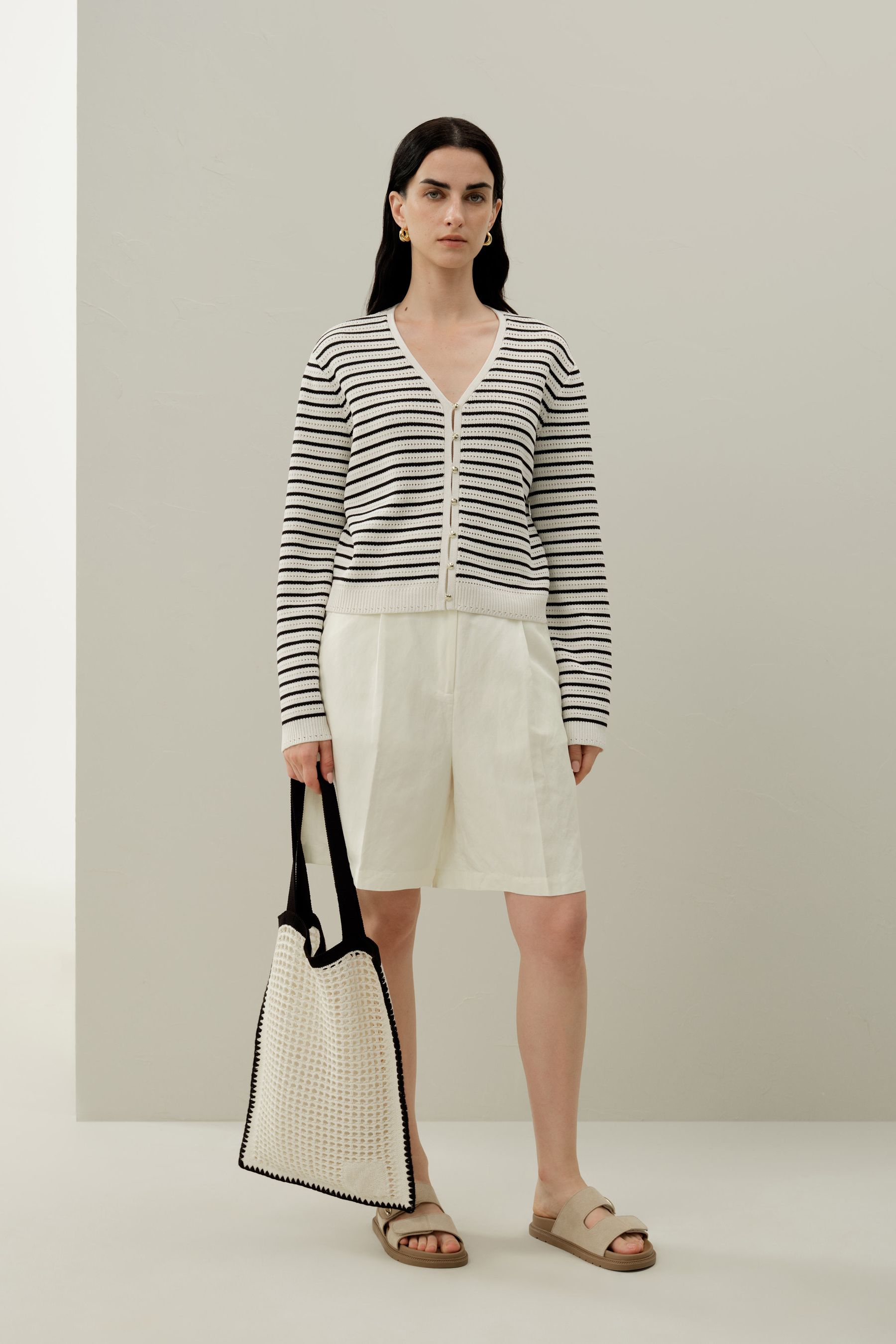 #color_White With Black Stripes