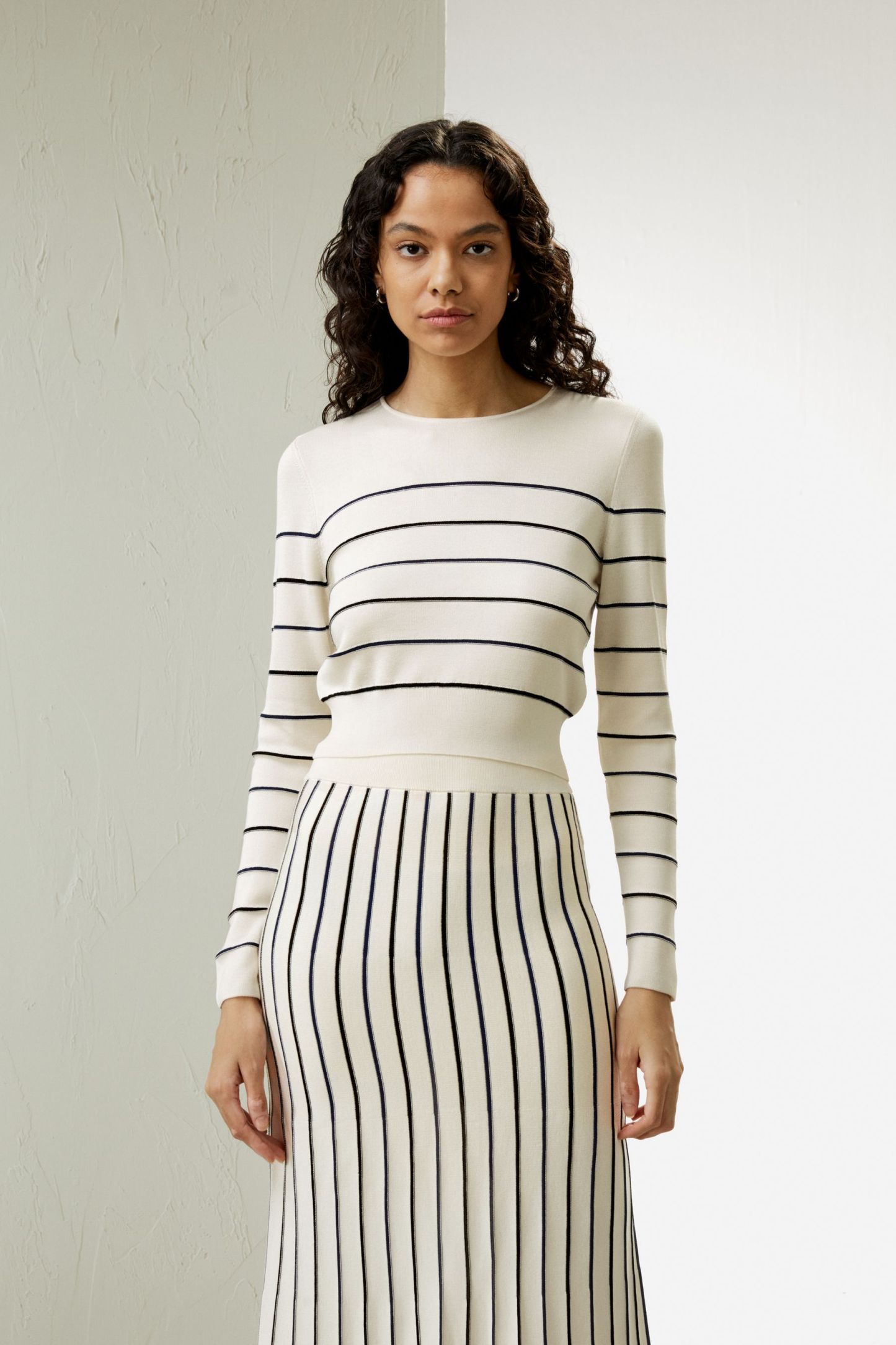 Cropped Silk-knitted Long Sleeve Tee