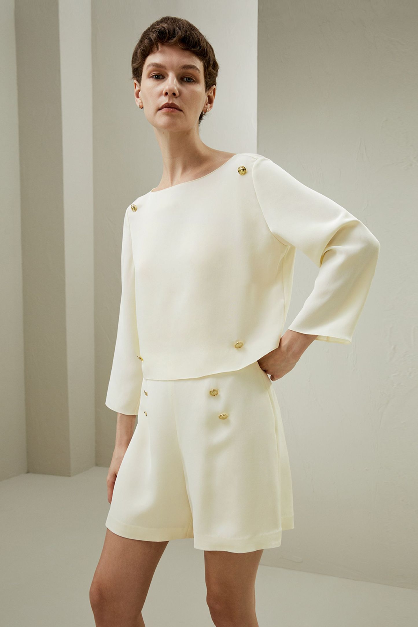 #color_Natural White