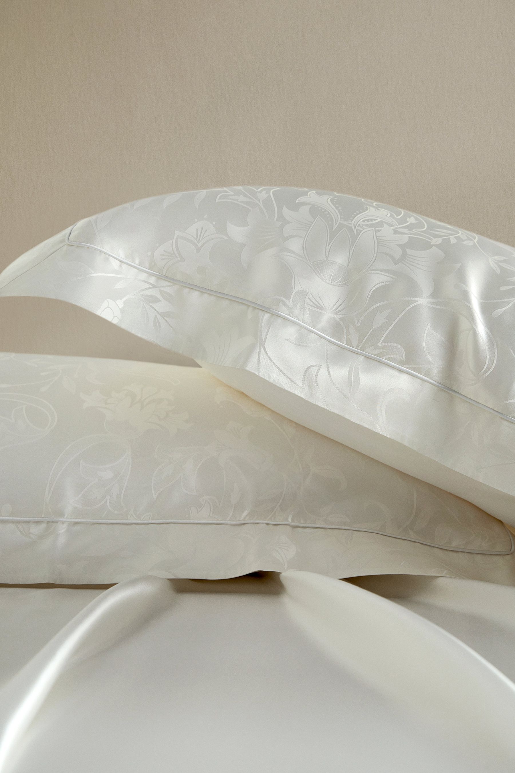 Silk Pillowcase with Lily Jacquard