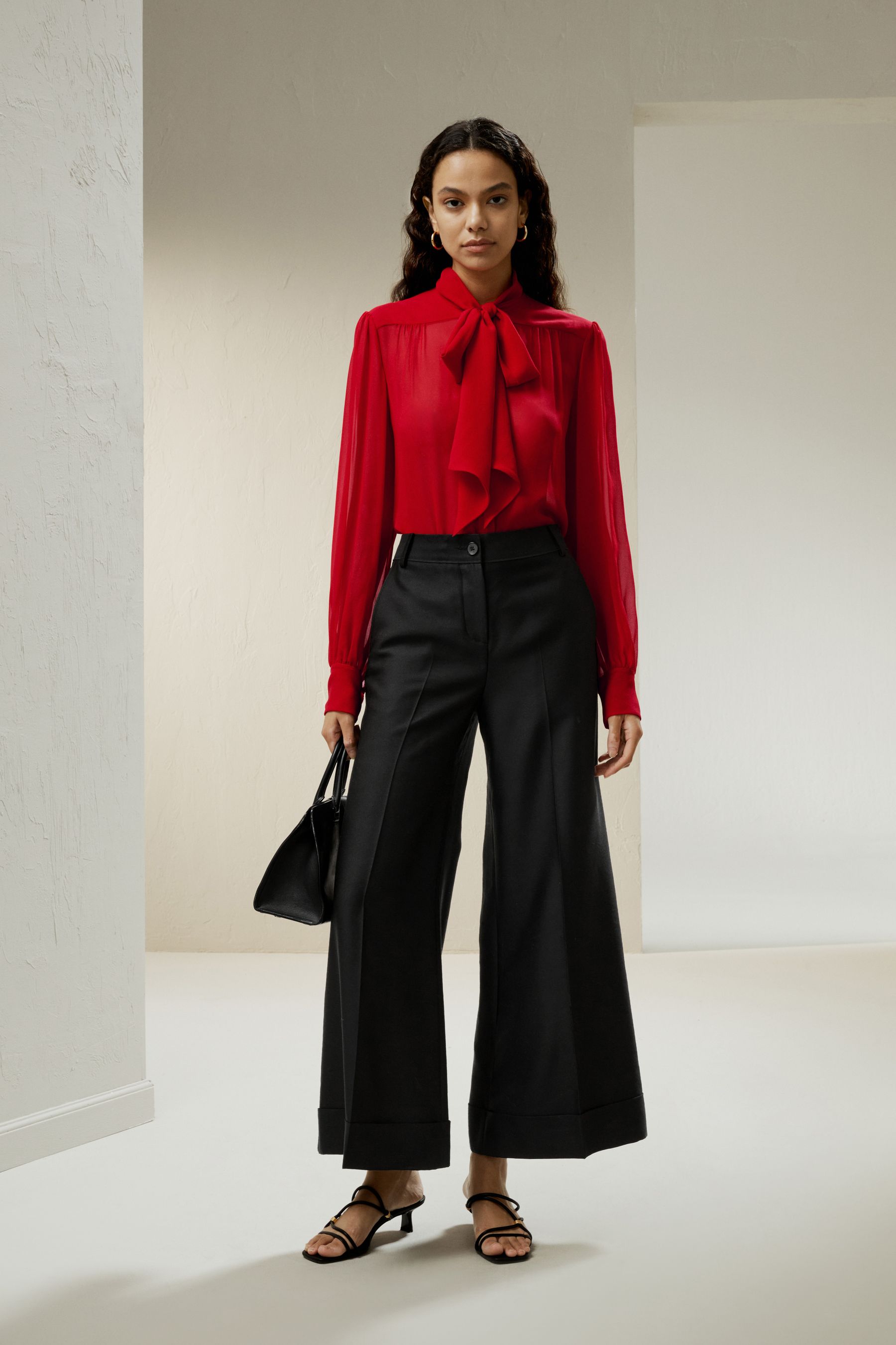 #color_Pomegranate Red