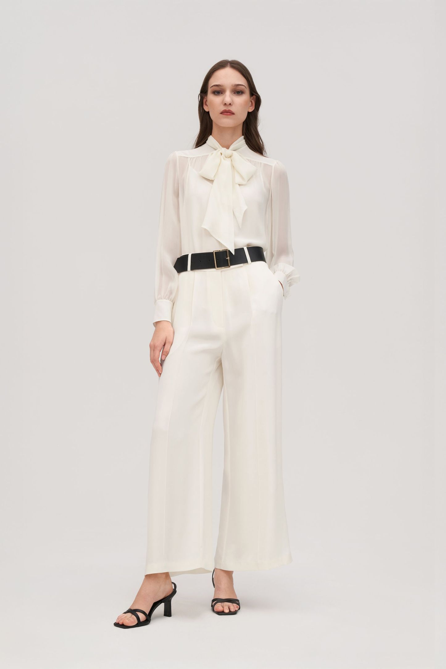 #color_Natural White