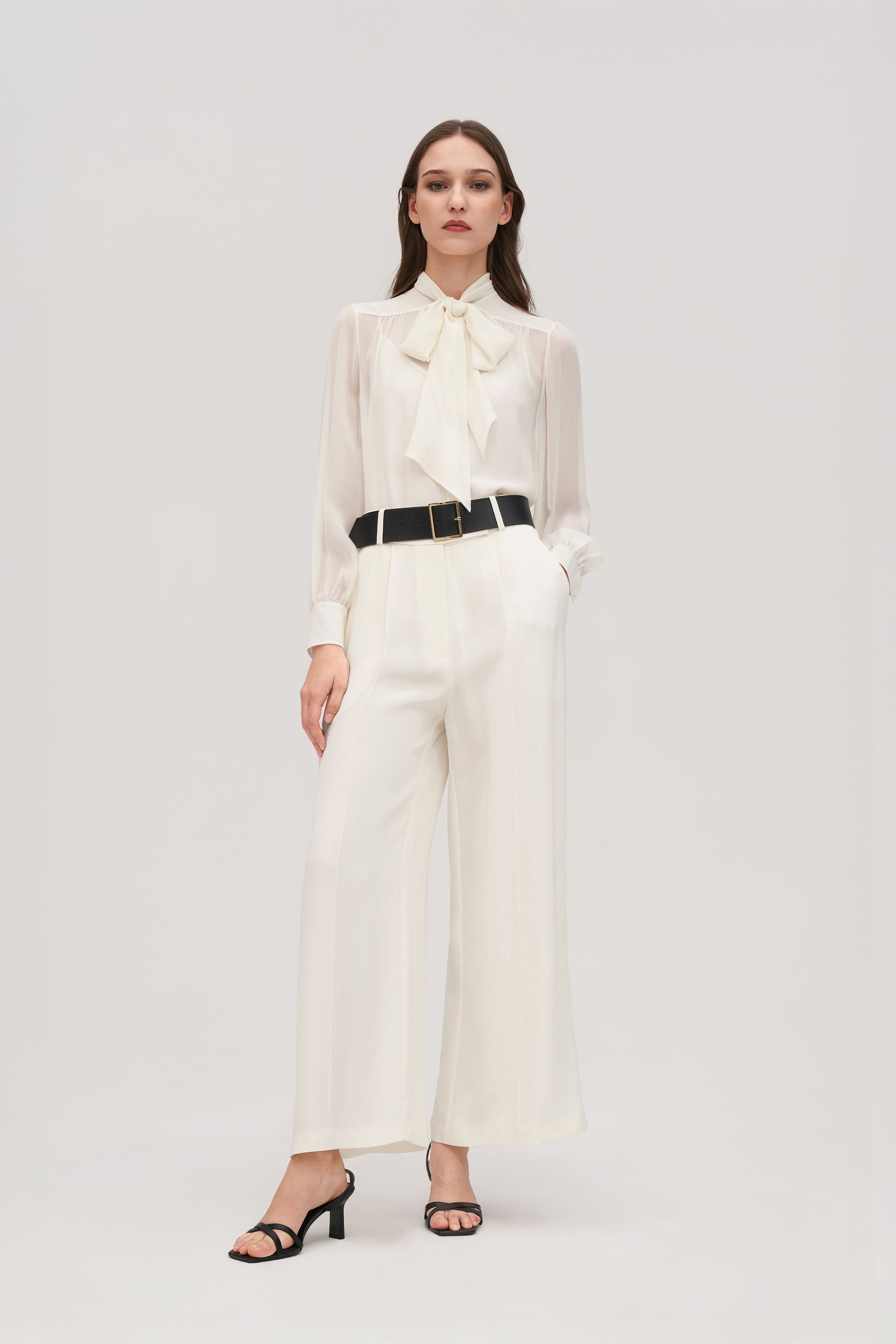 #color_Natural White