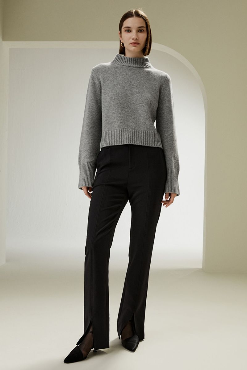 Ribbed Collar and Hemline Wool Cashmere Sweater