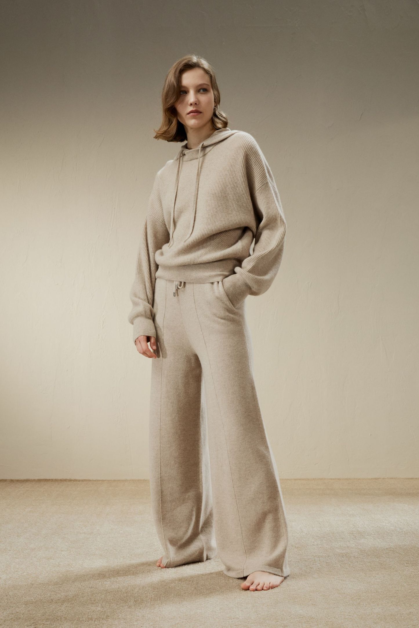 Eshe 2-in-1 Cashmere Detachable Hoodie