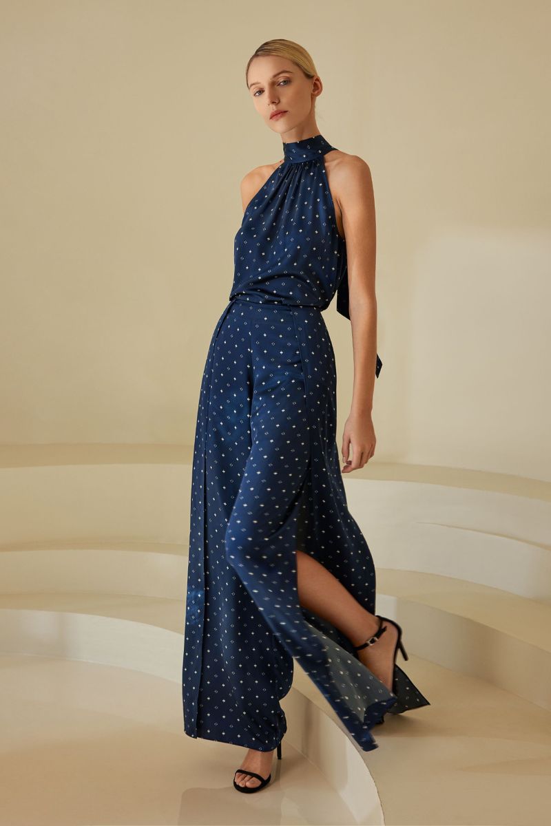 #color_White Diamonds In Blue