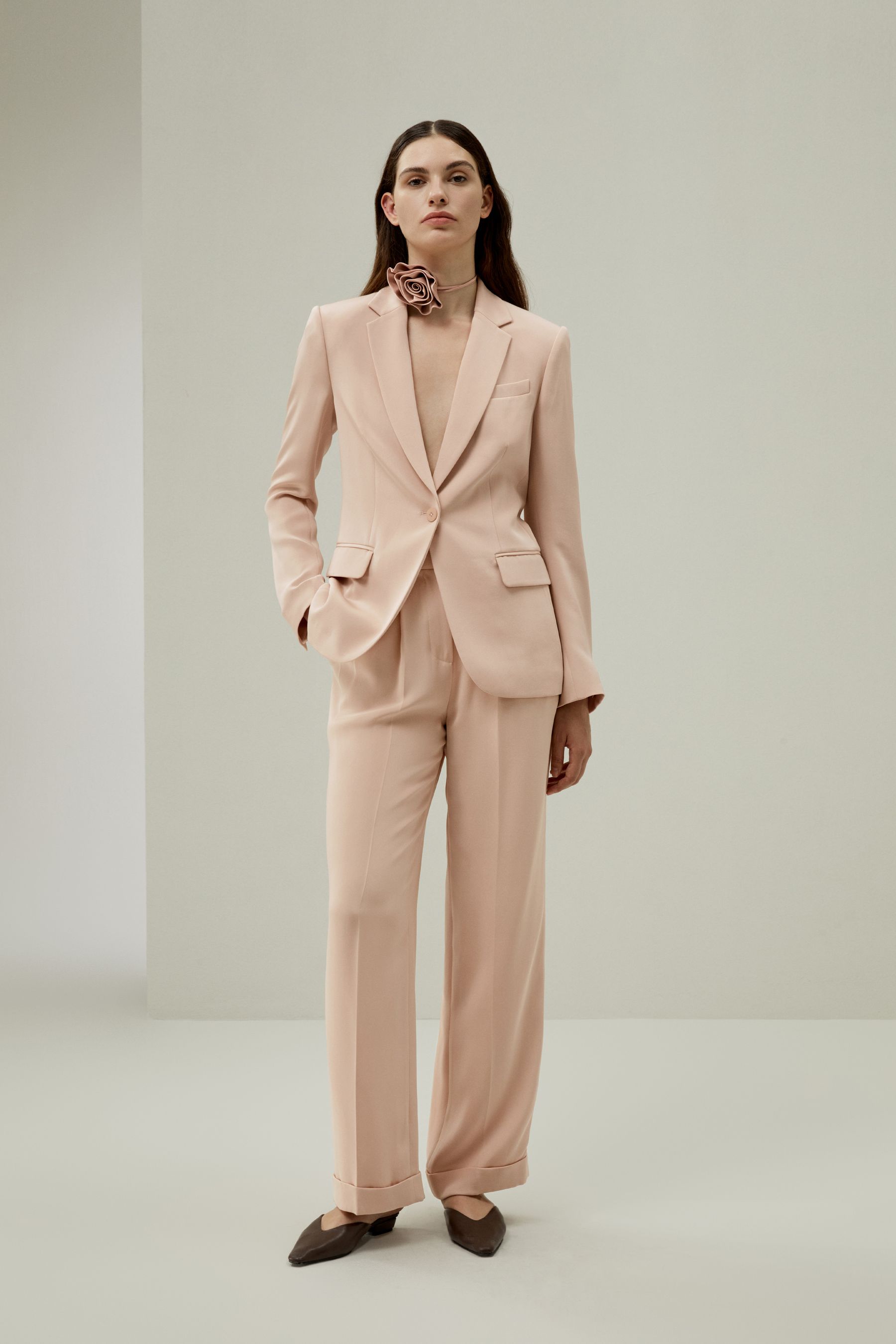 #color_Mahogany Rose