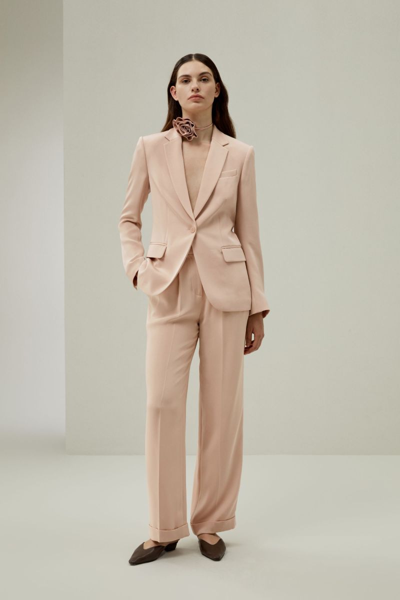 #color_Mahogany Rose