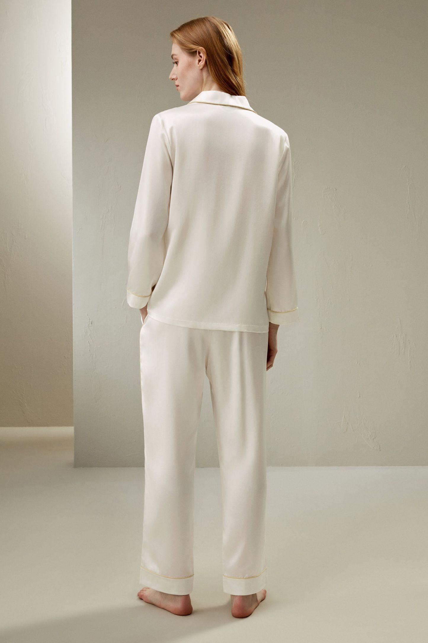 #color_Natural White