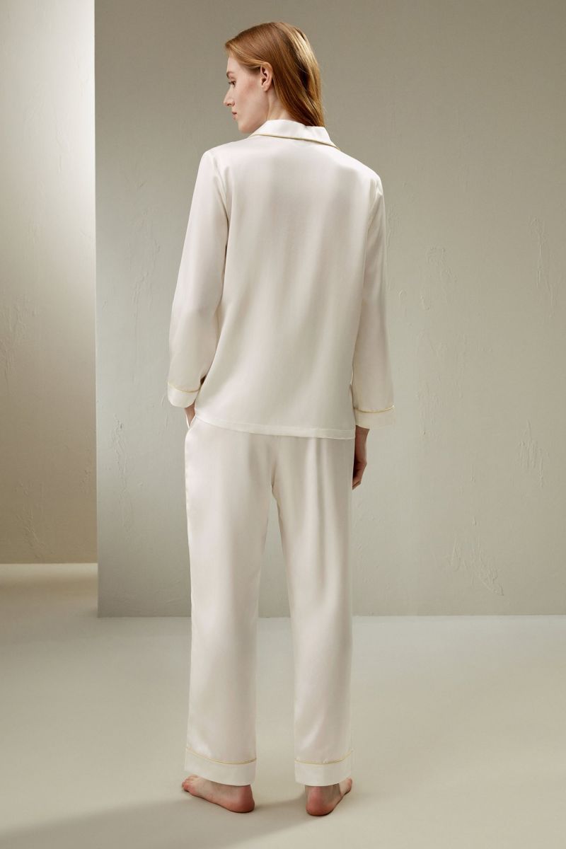 #color_Natural White