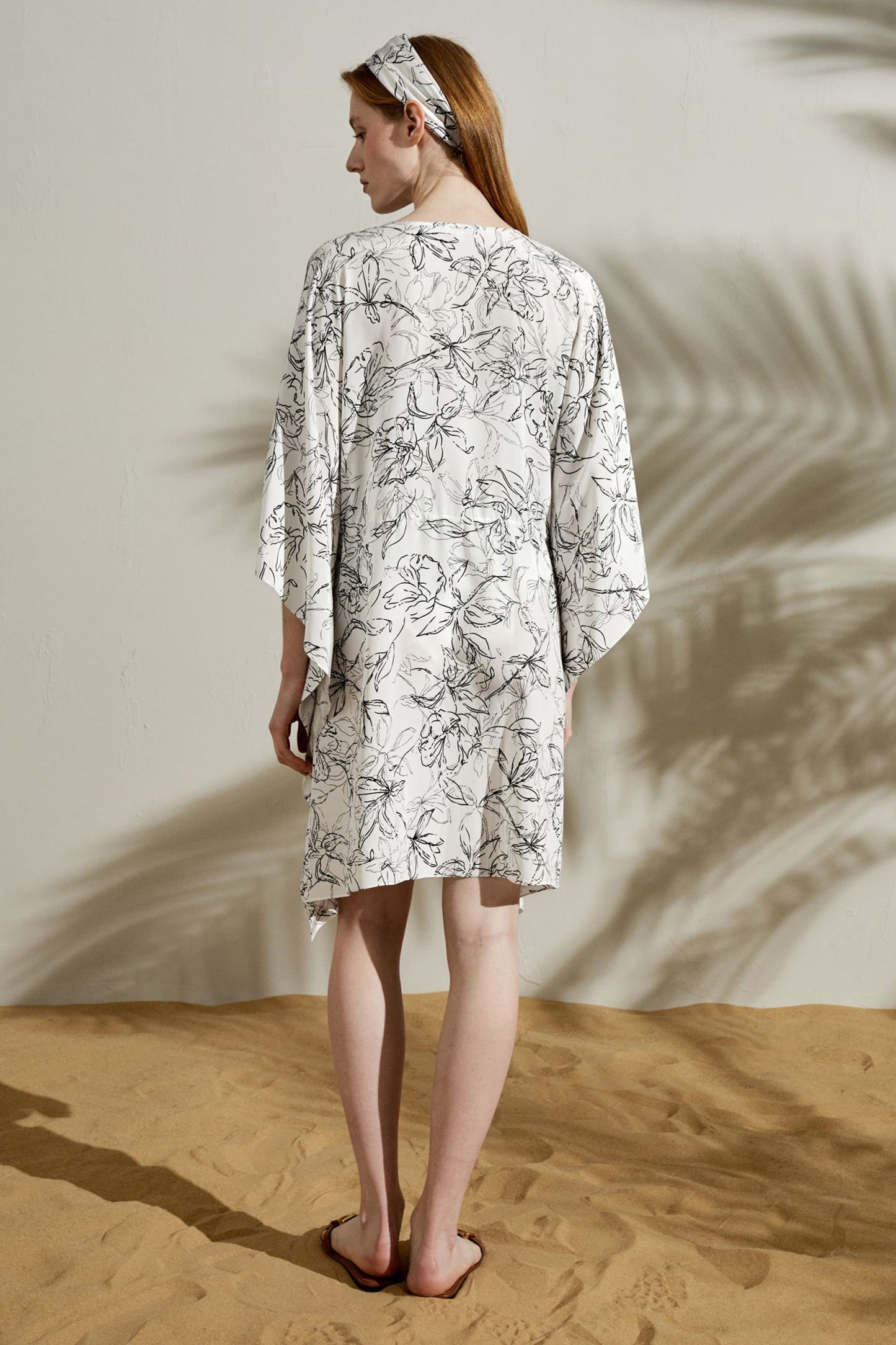 #color_Black-White Floral Pattern