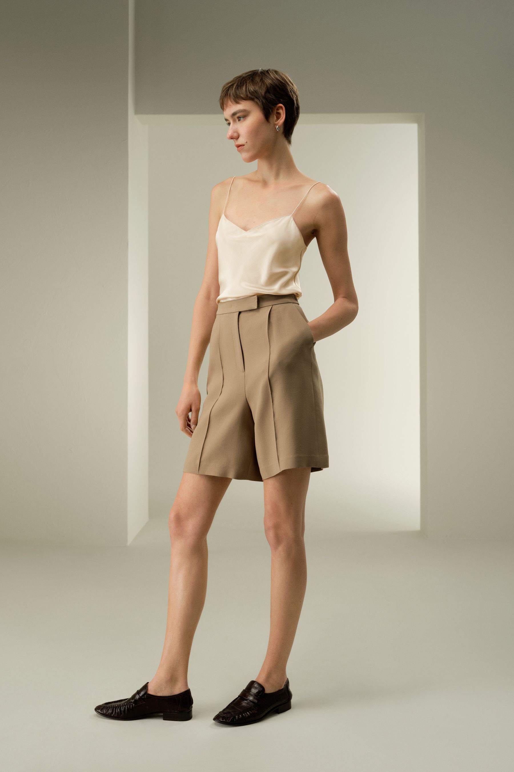 #color_Khaki