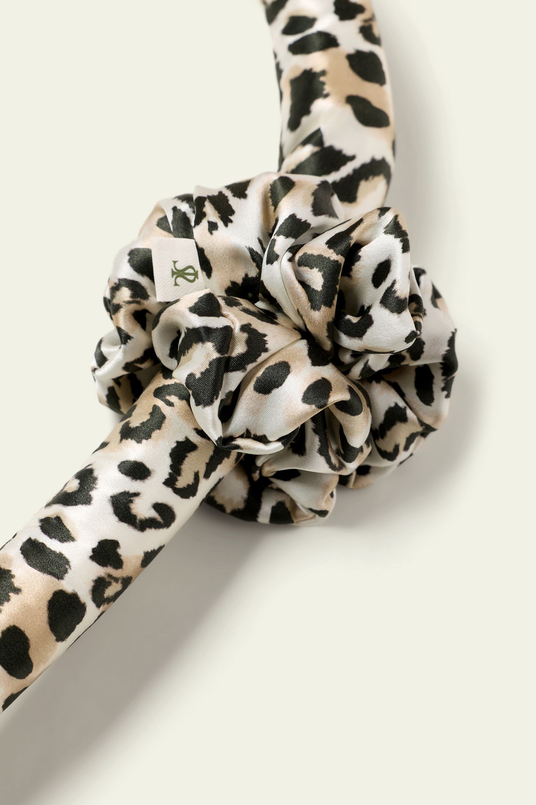 #color_Dawn Leopard