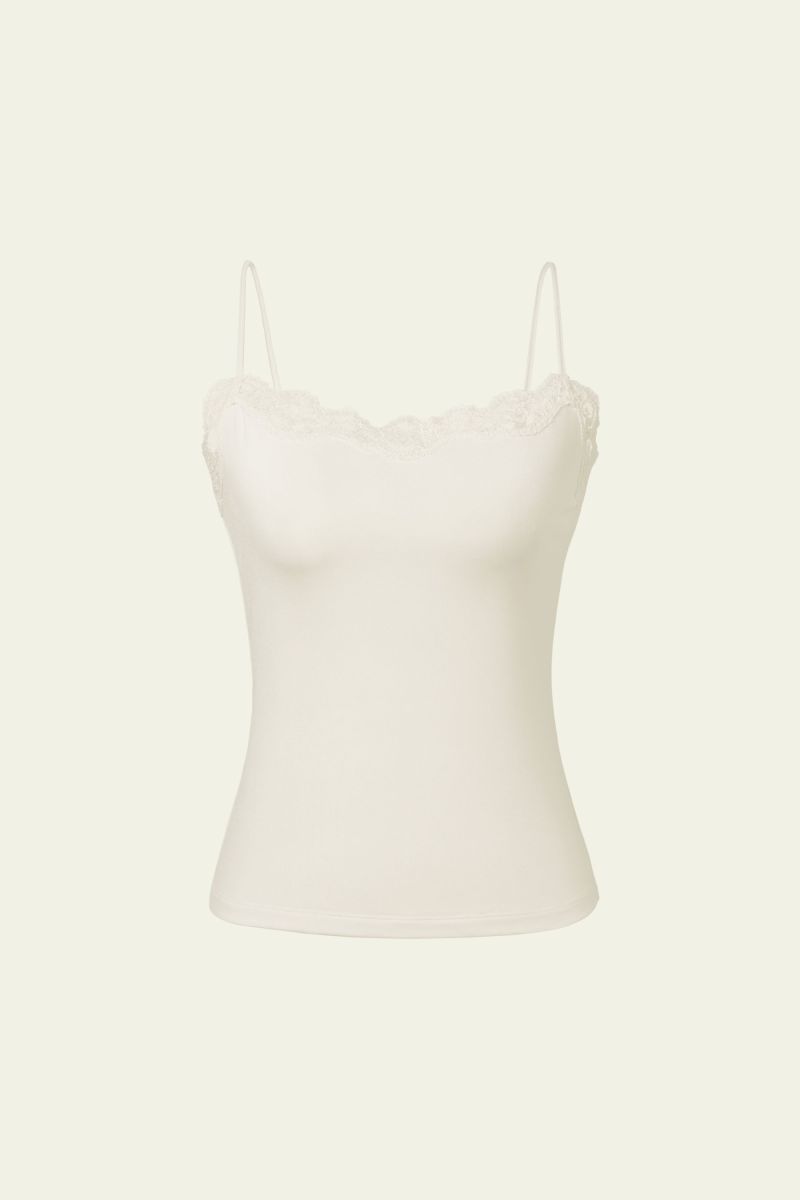 #color_Lily White