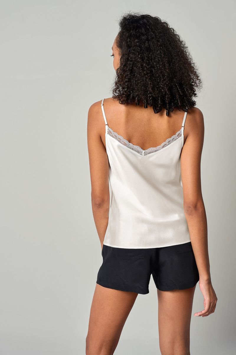 #color_Natural White