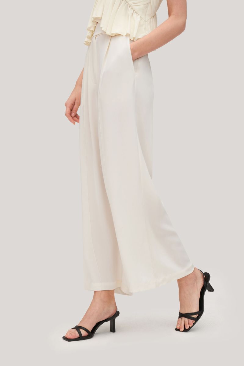 #color_Natural White