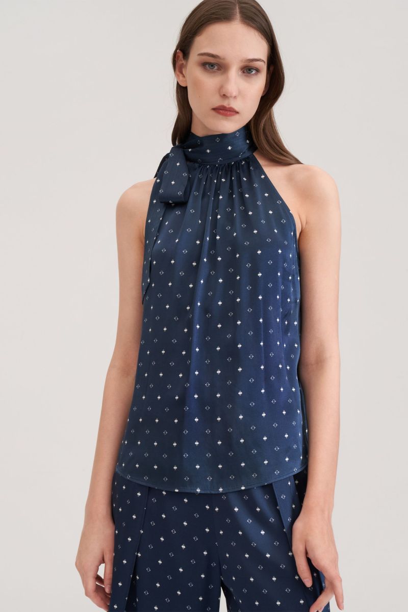 #color_White Diamonds In Blue