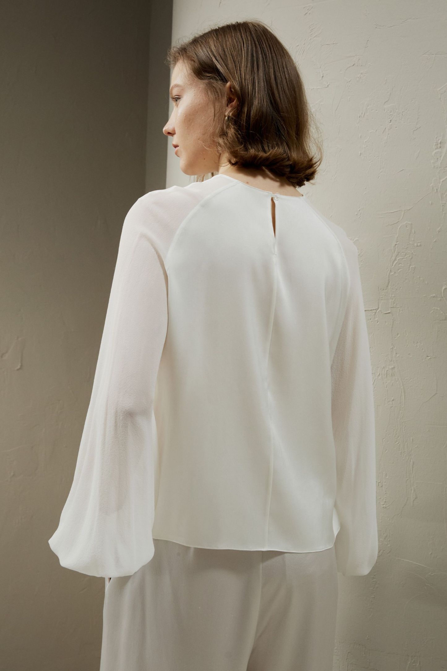 #color_Natural White