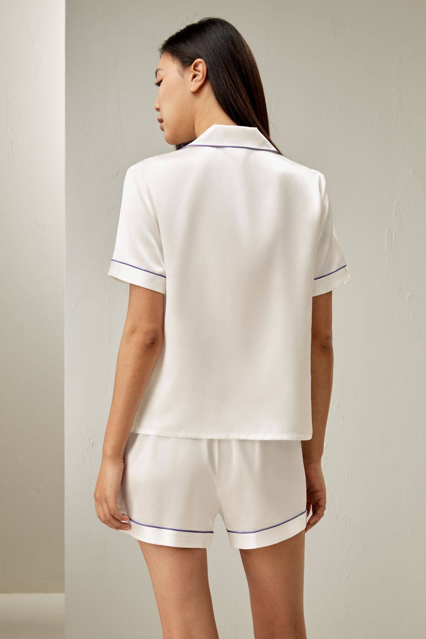 #color_Natural White