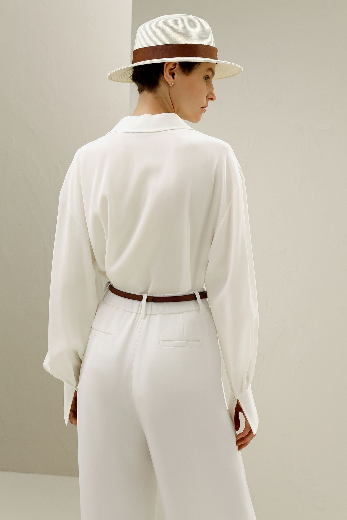 #color_Natural White