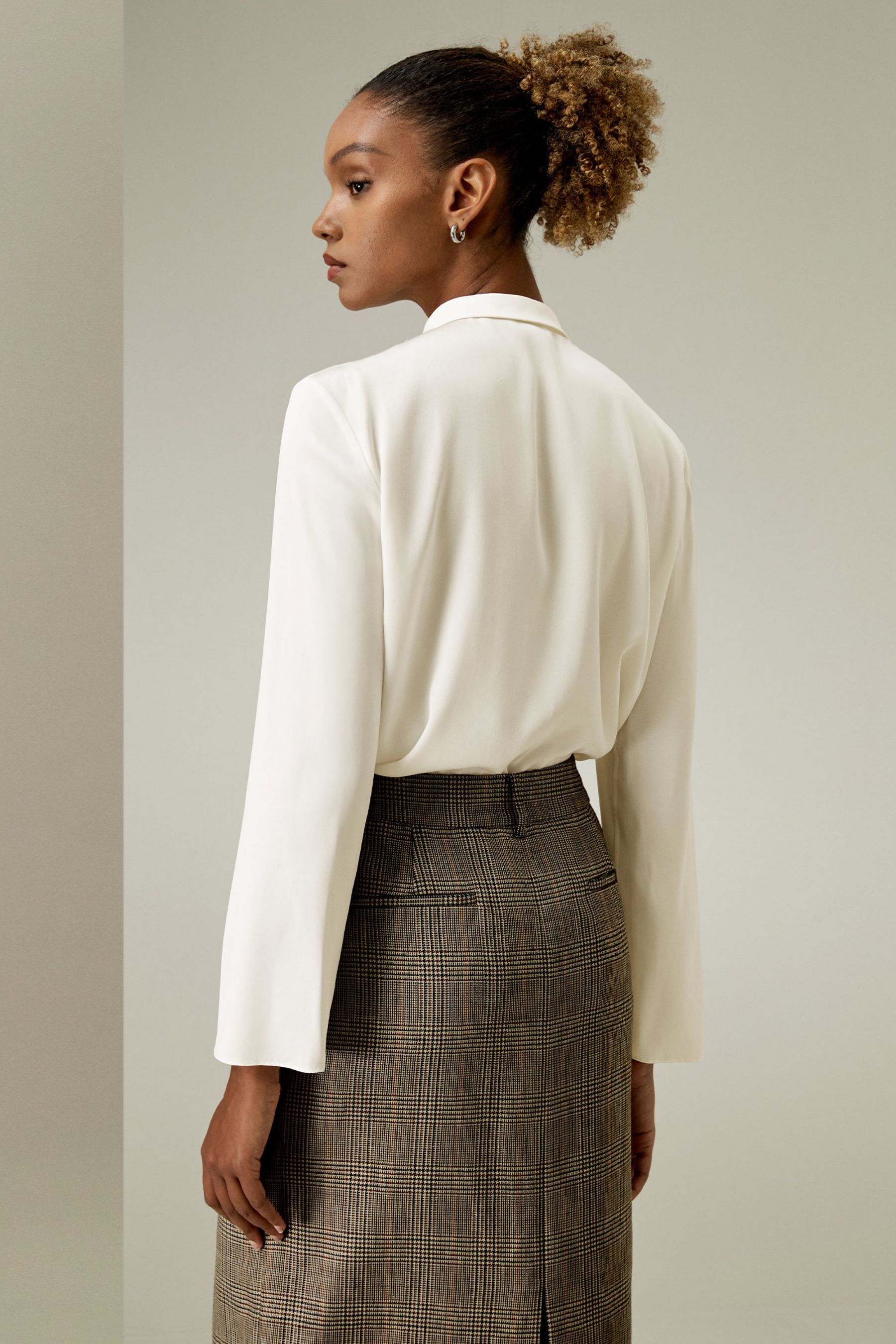 #color_Natural White