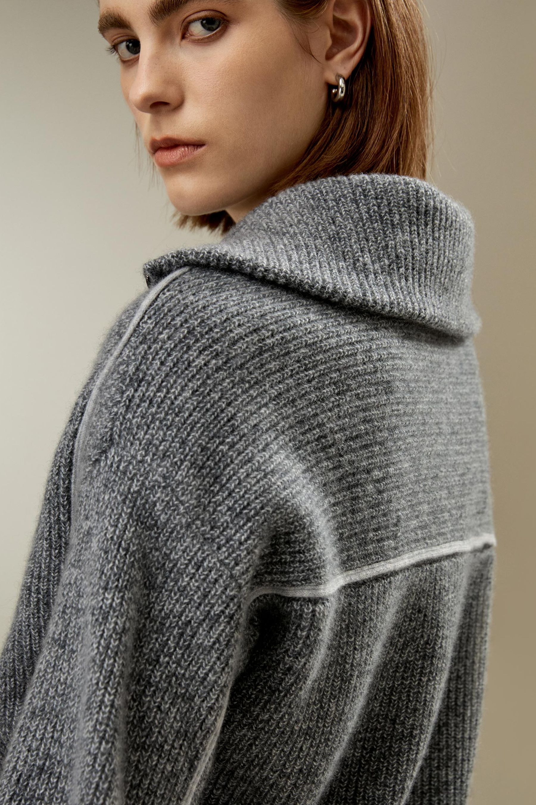 #color_Mixed Gray