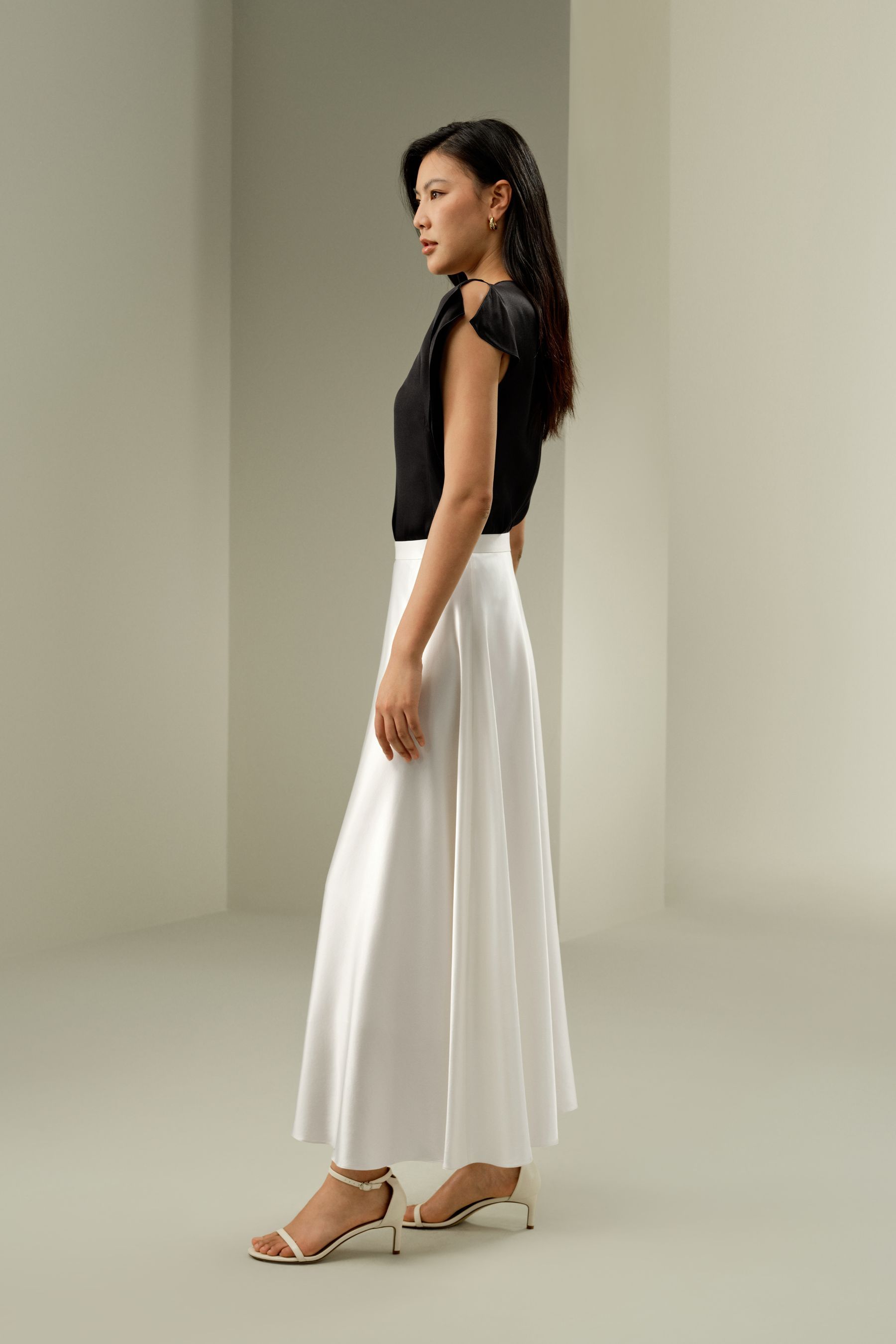 #color_Natural White