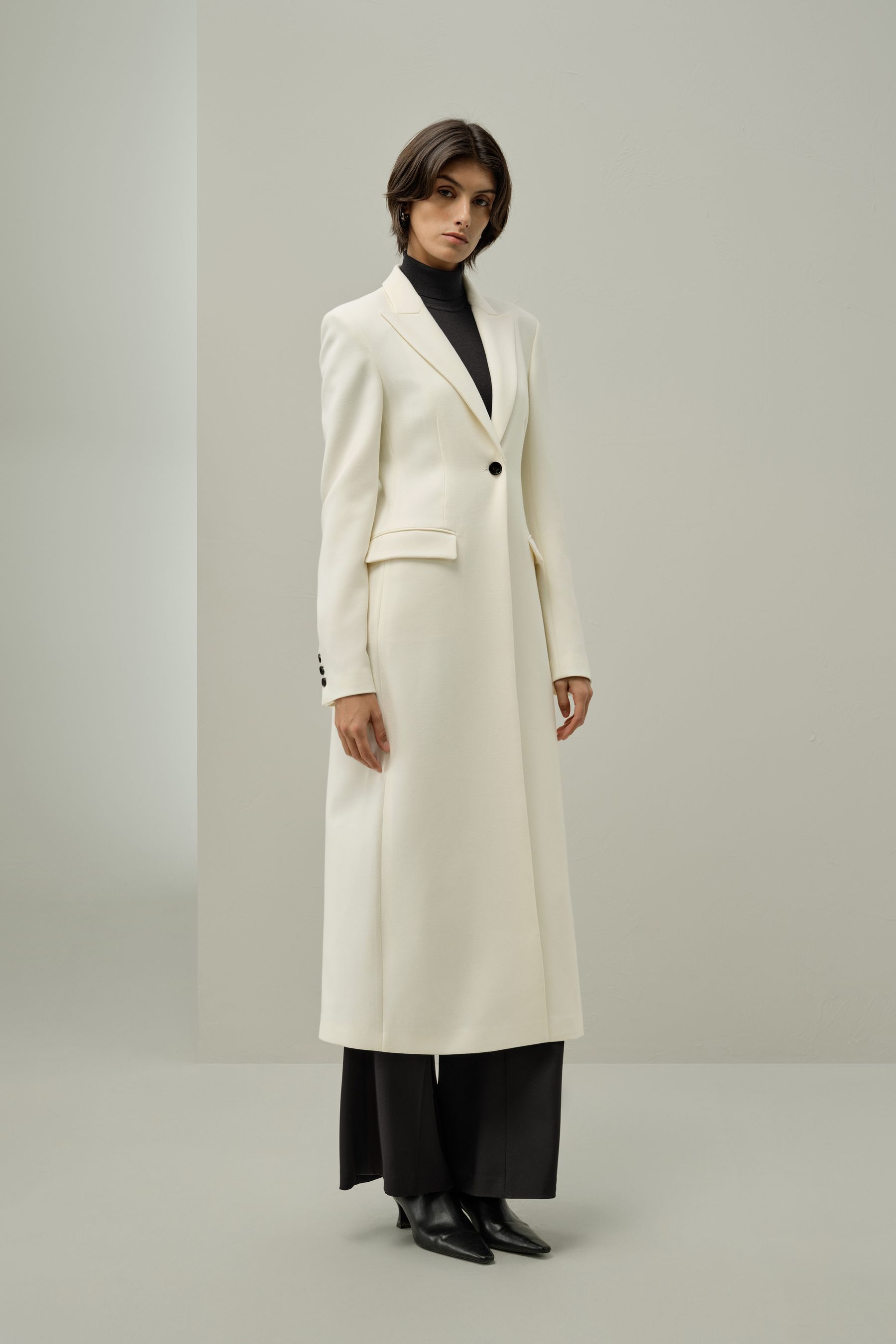 #color_Natural White