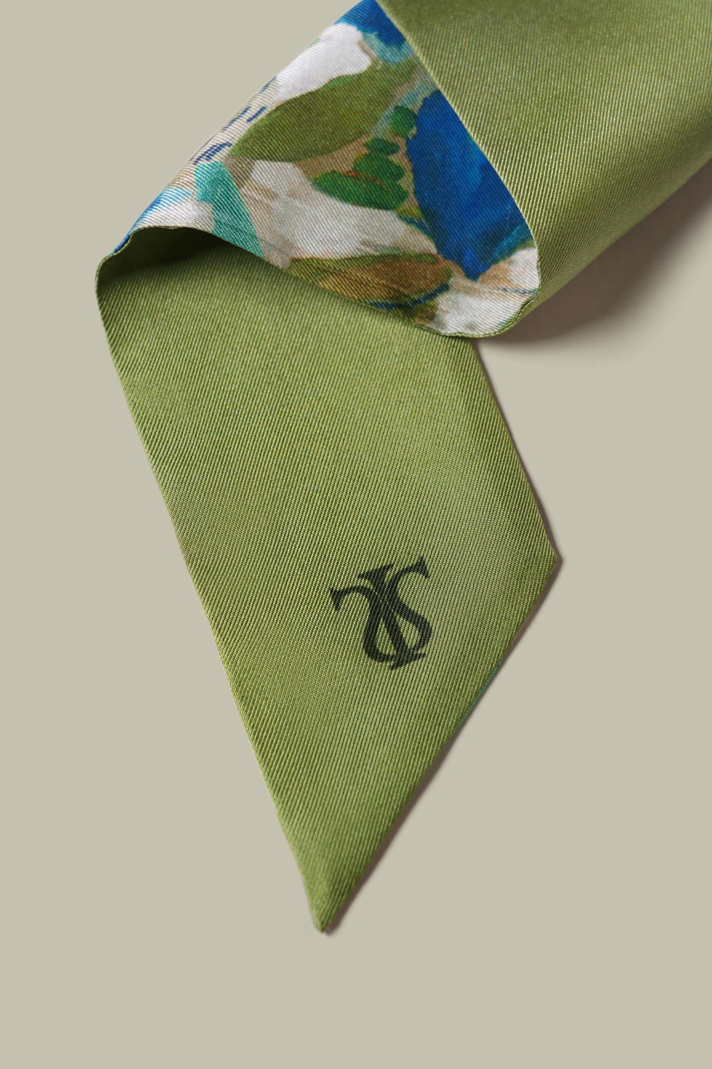 #color_Oil Painting Floral Pattern