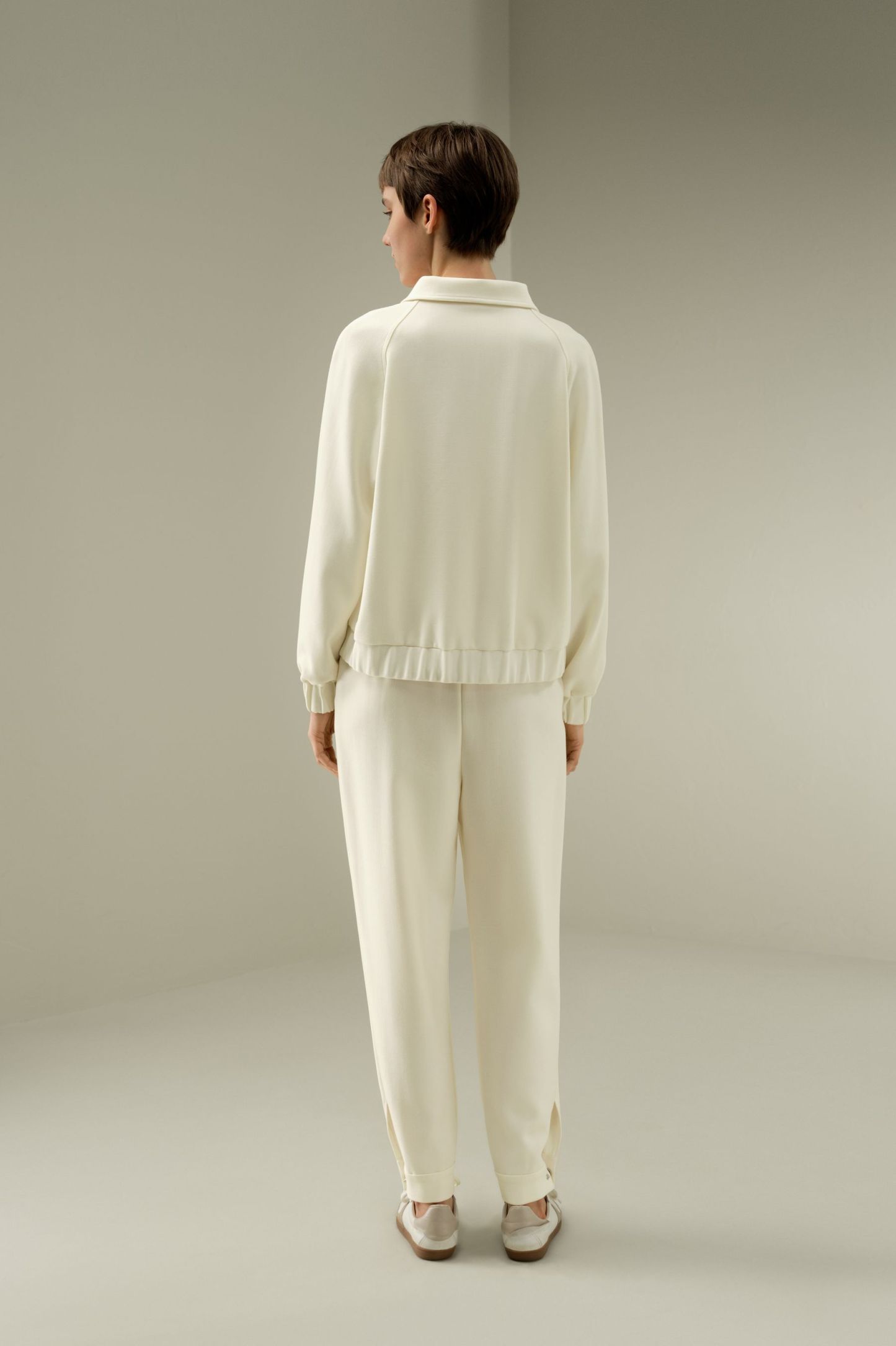 #color_Natural White