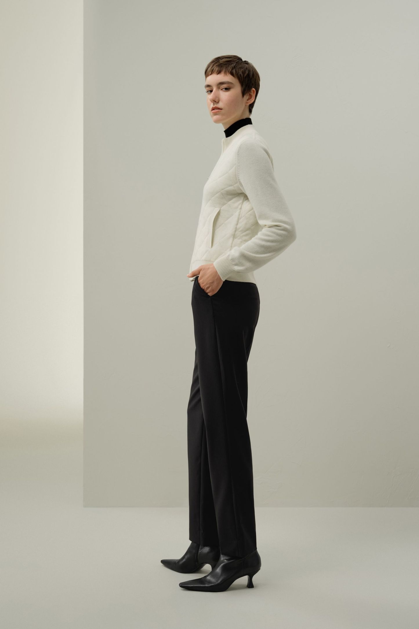 #color_Natural White