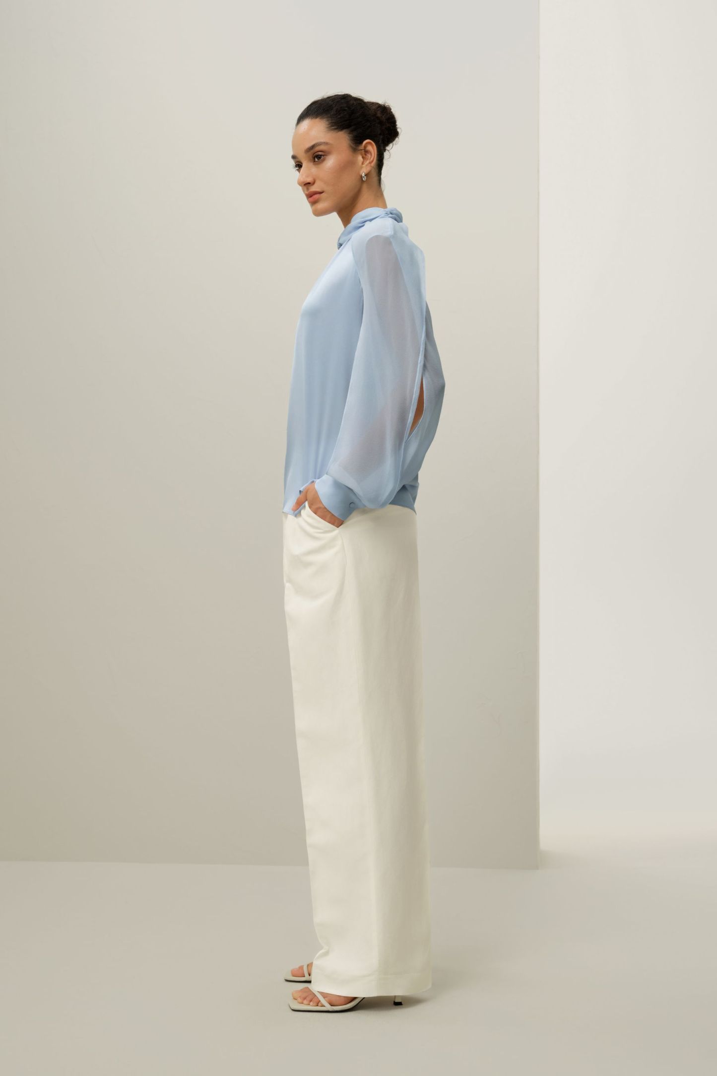 #color_Illusion Blue