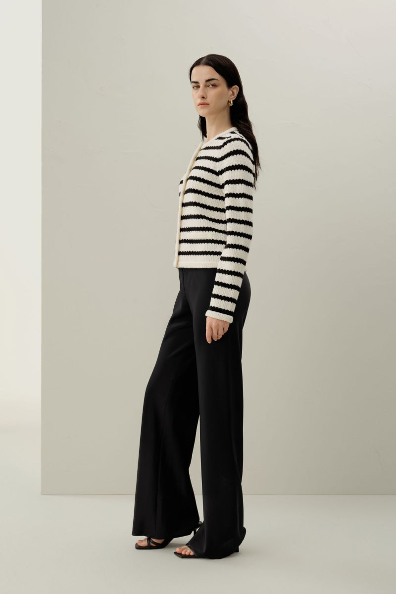 #color_Black&White Stripes