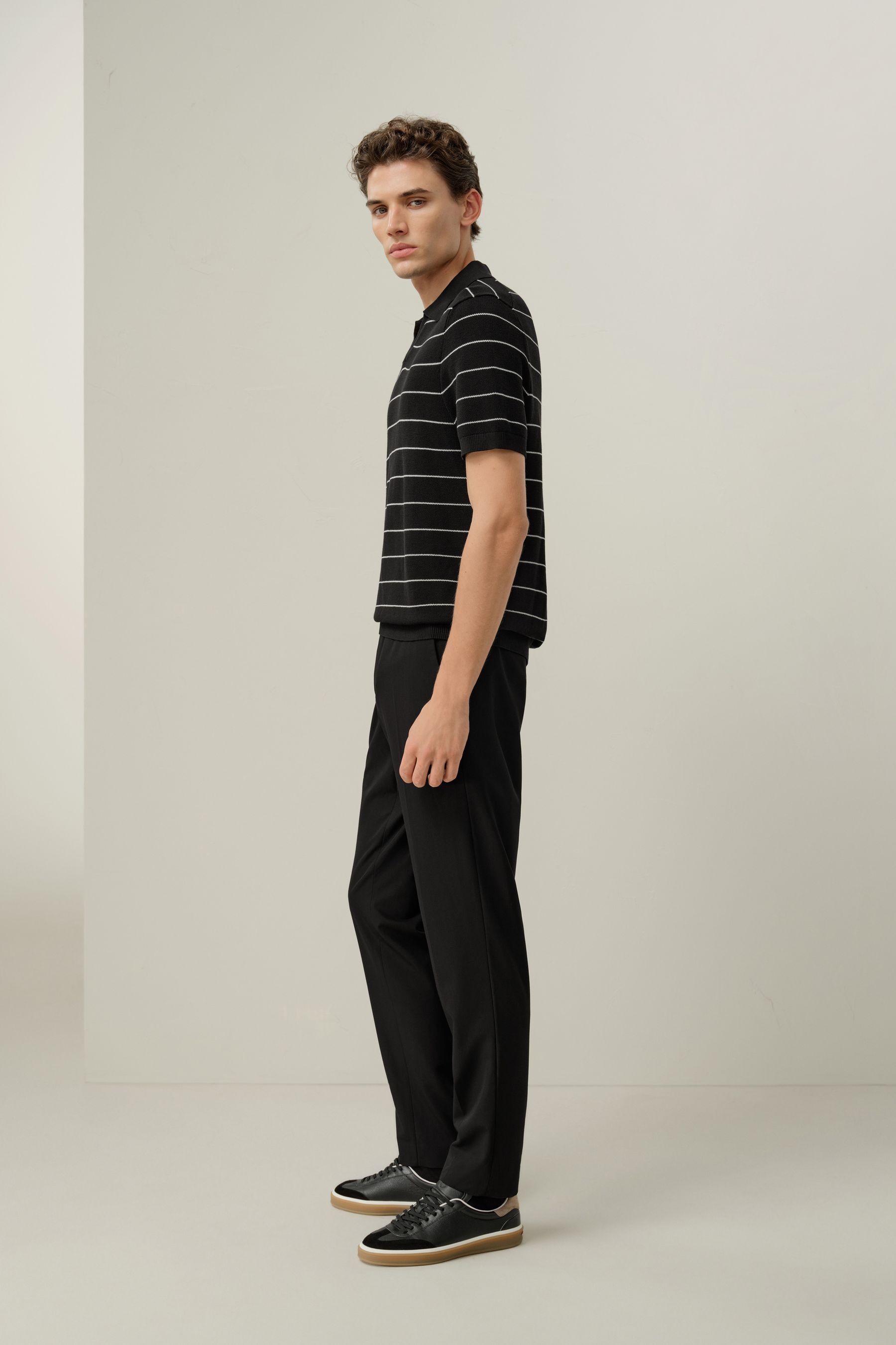 #color_Black&White Stripes