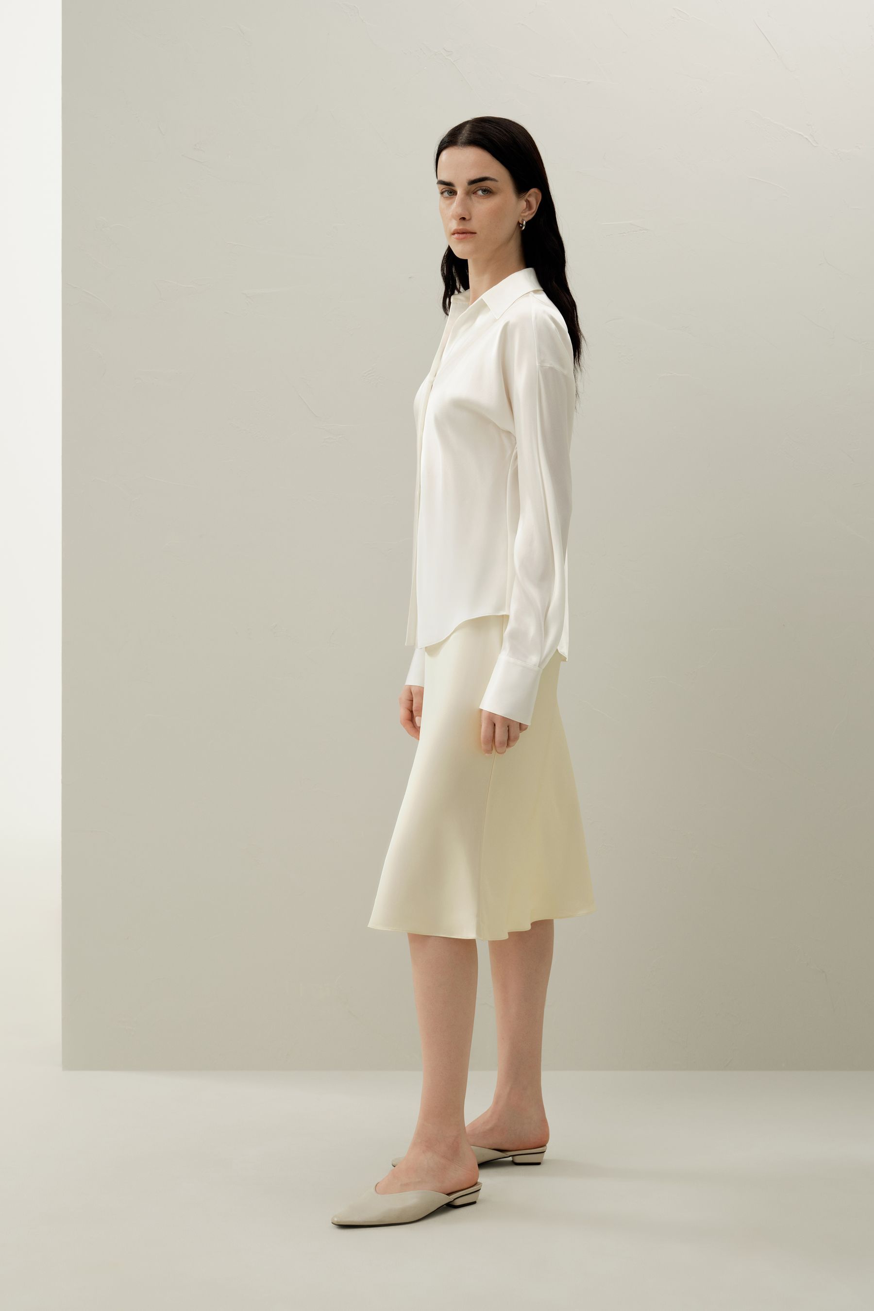 #color_Natural White