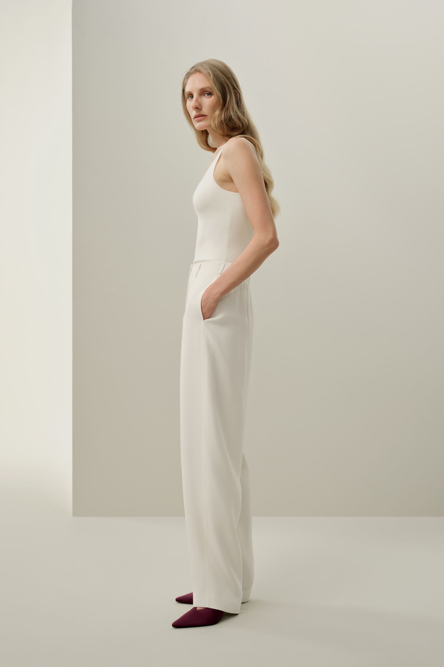 #color_Natural White