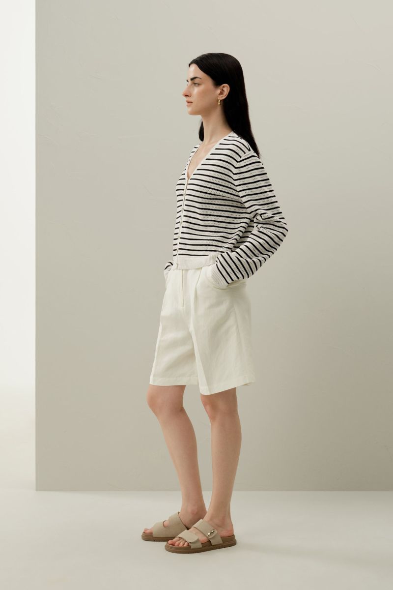 #color_White With Black Stripes