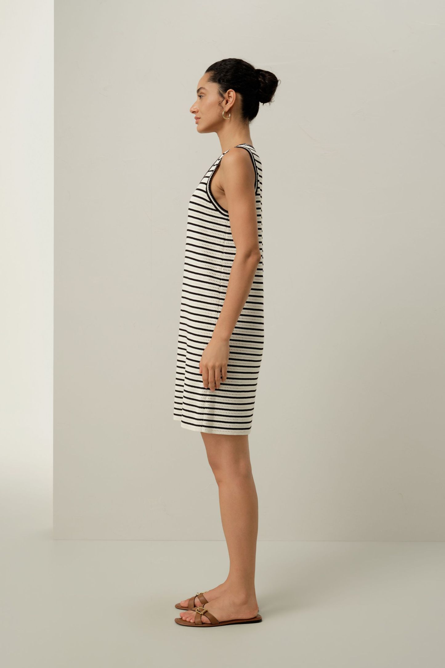 #color_White With Black Stripes