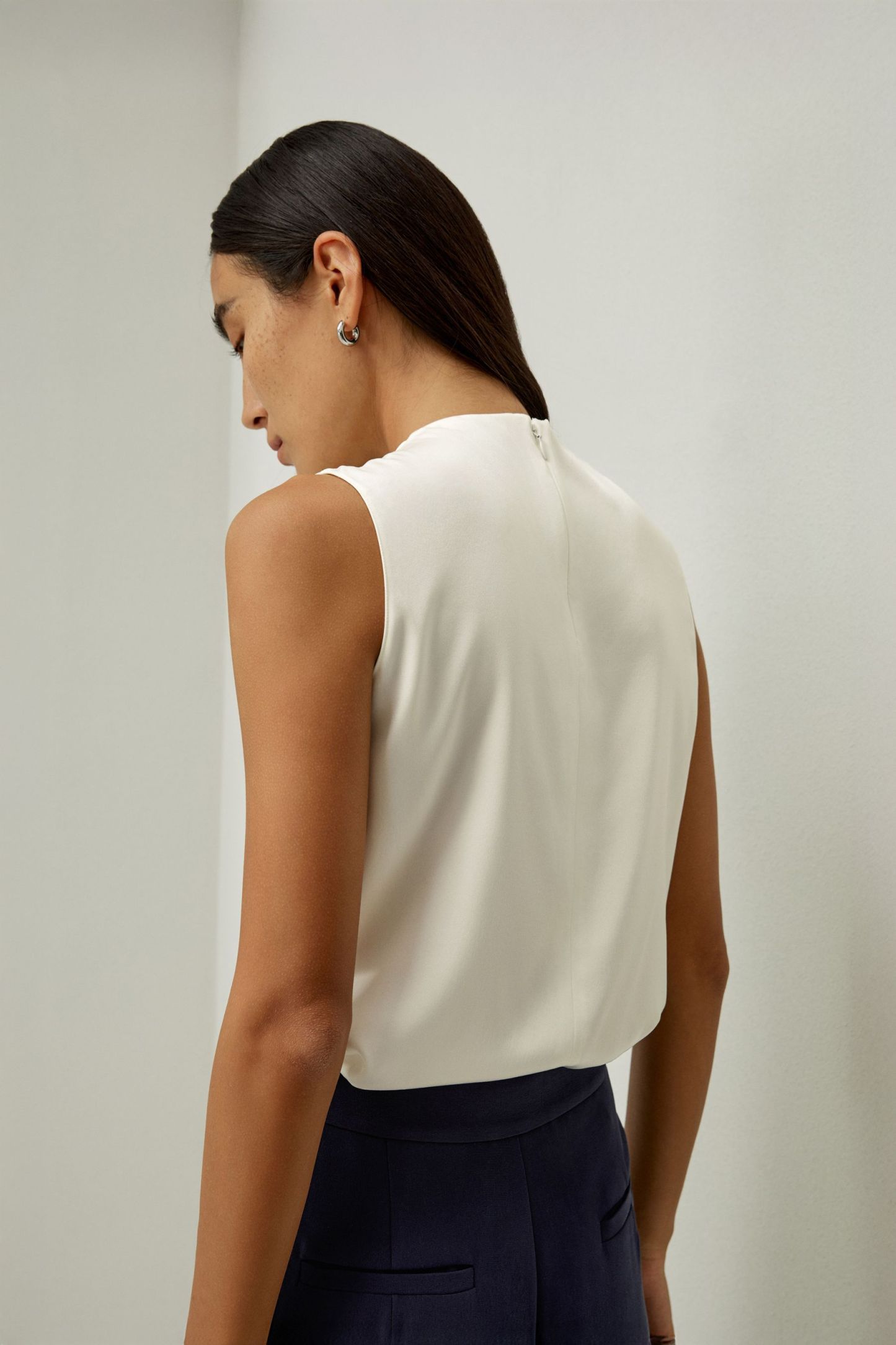 #color_Natural White