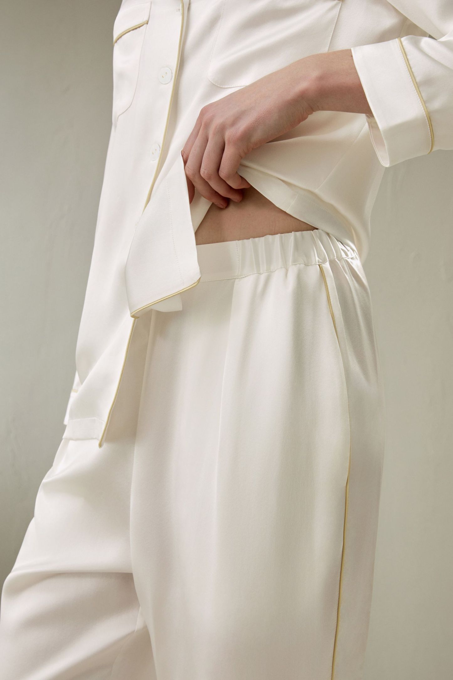 #color_Natural White