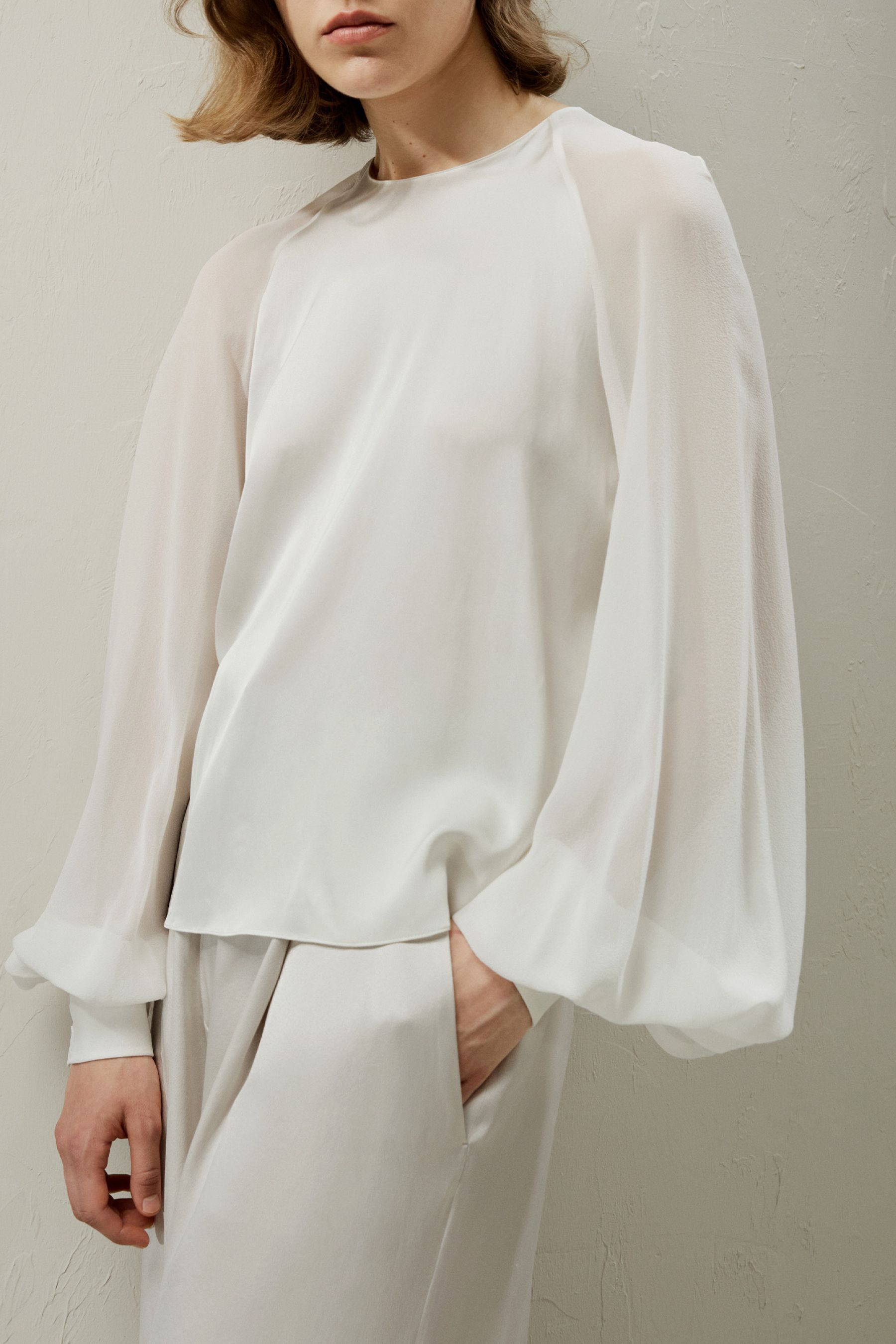 #color_Natural White