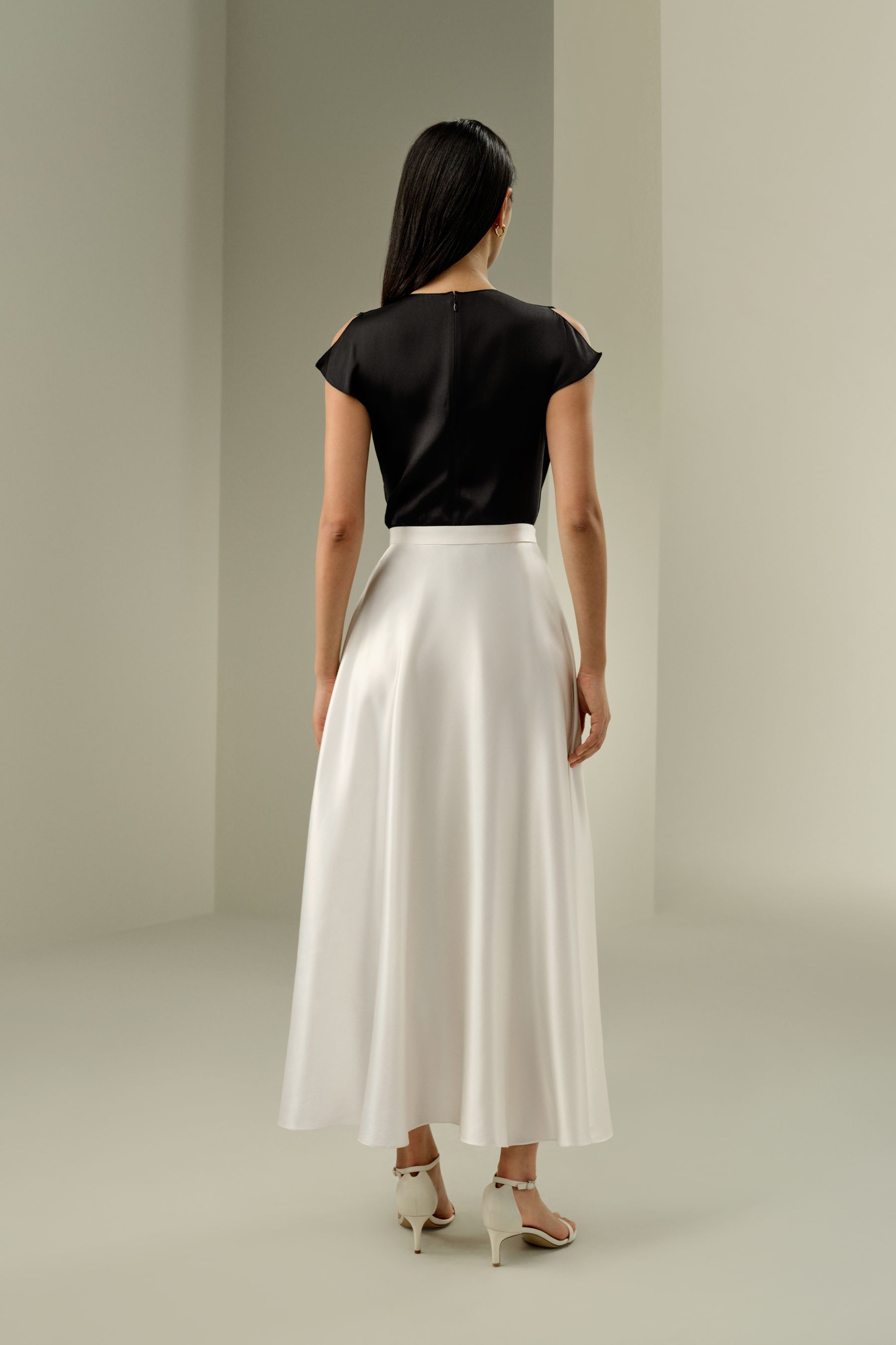 #color_Natural White