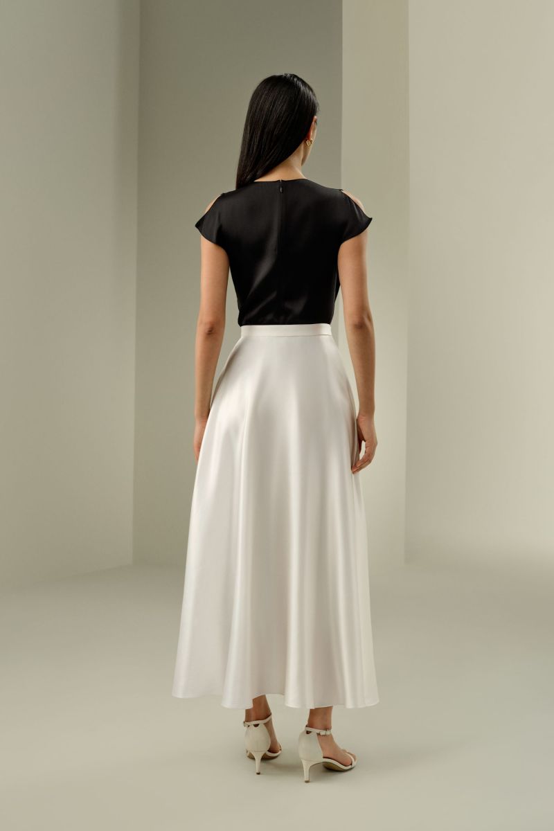 #color_Natural White