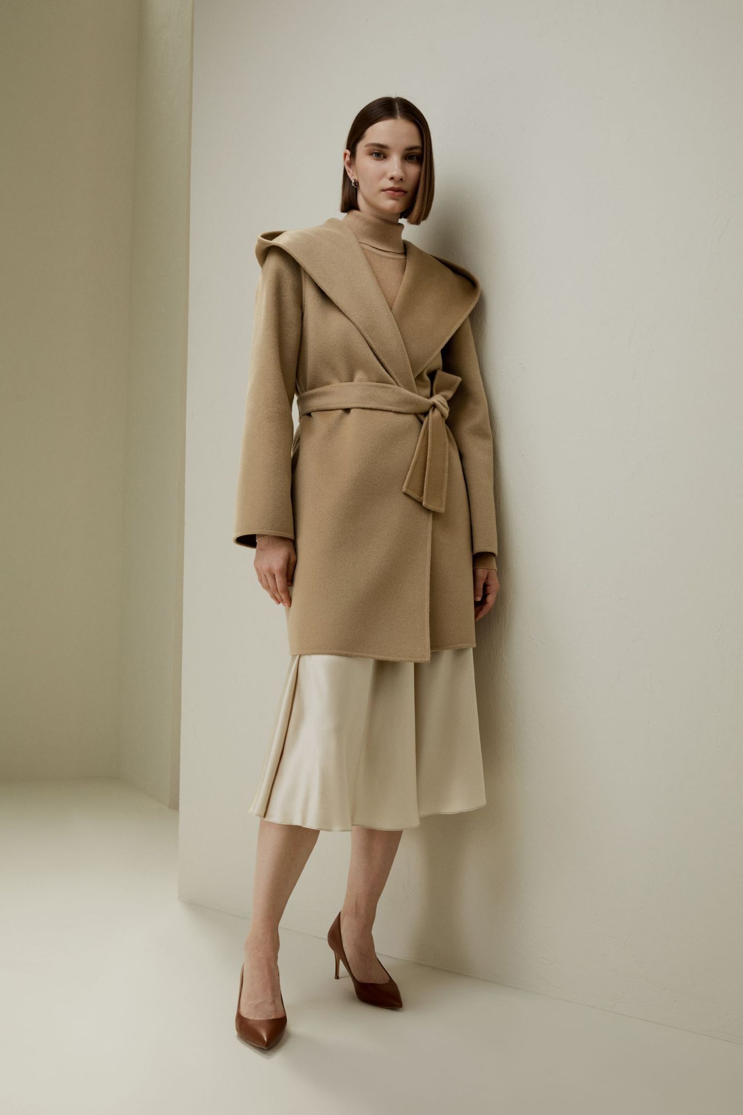 Cashmere-Wool-Blend Belted Short Hooded Coat
